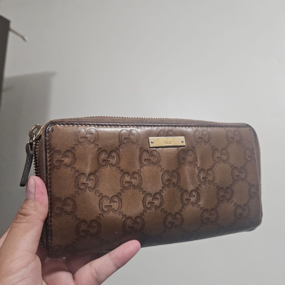 REHAB! 🤎 Gucci Bronze Long wallet.